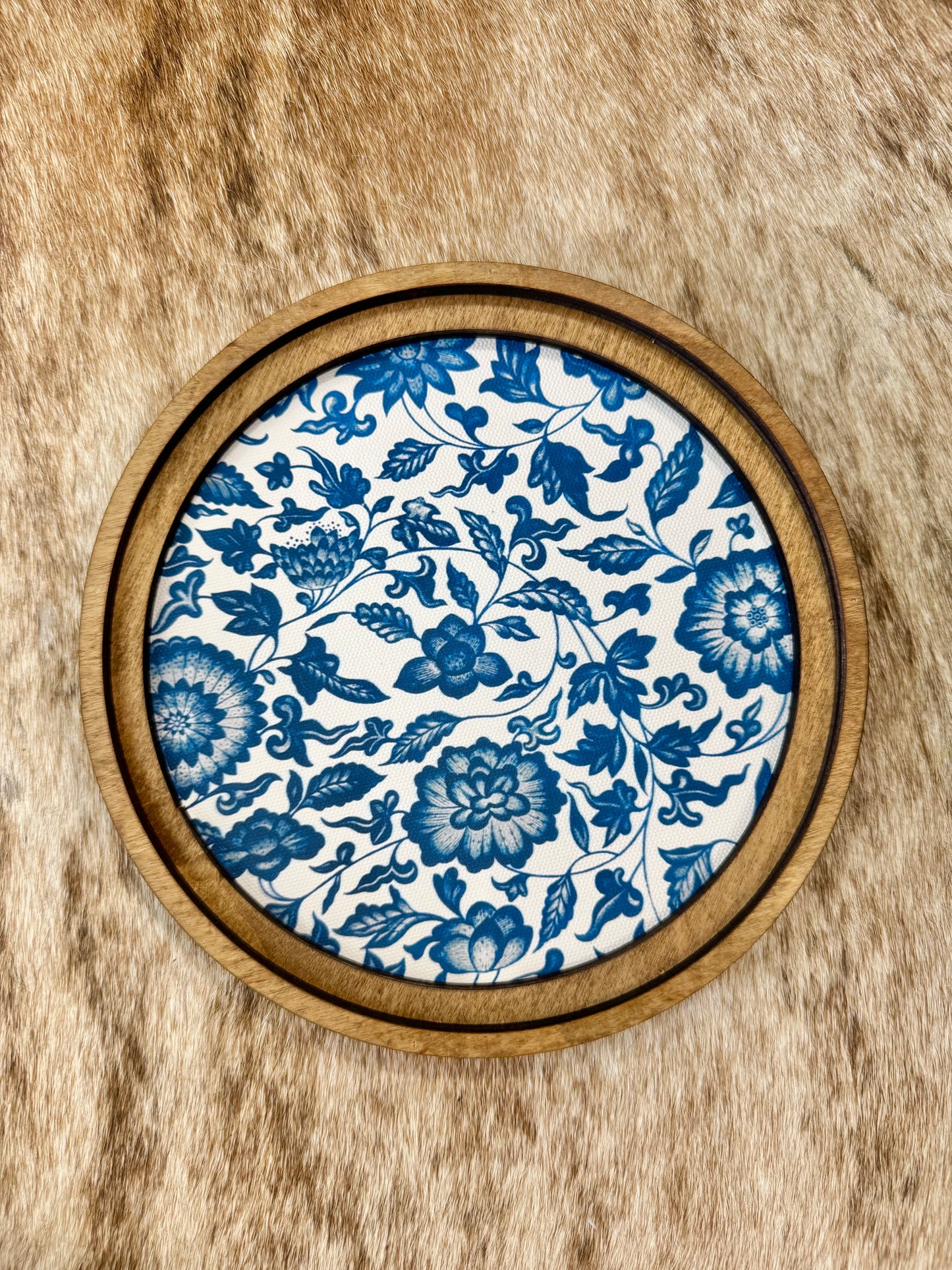 Round Blue Willow Canvas Decor