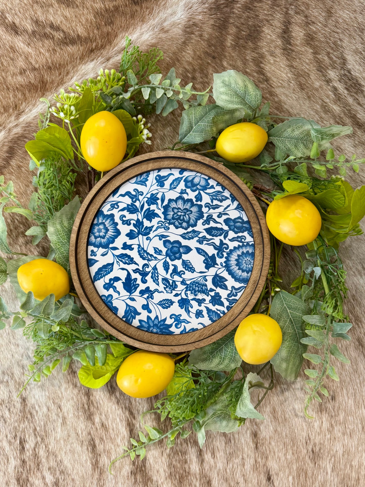 Round Blue Willow Canvas Decor
