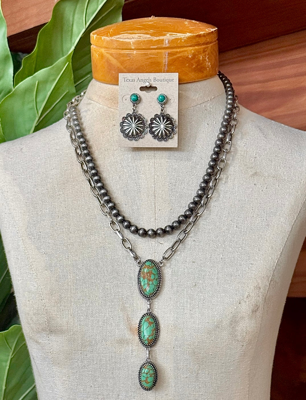 Silver Chain Necklace With Green Pendant