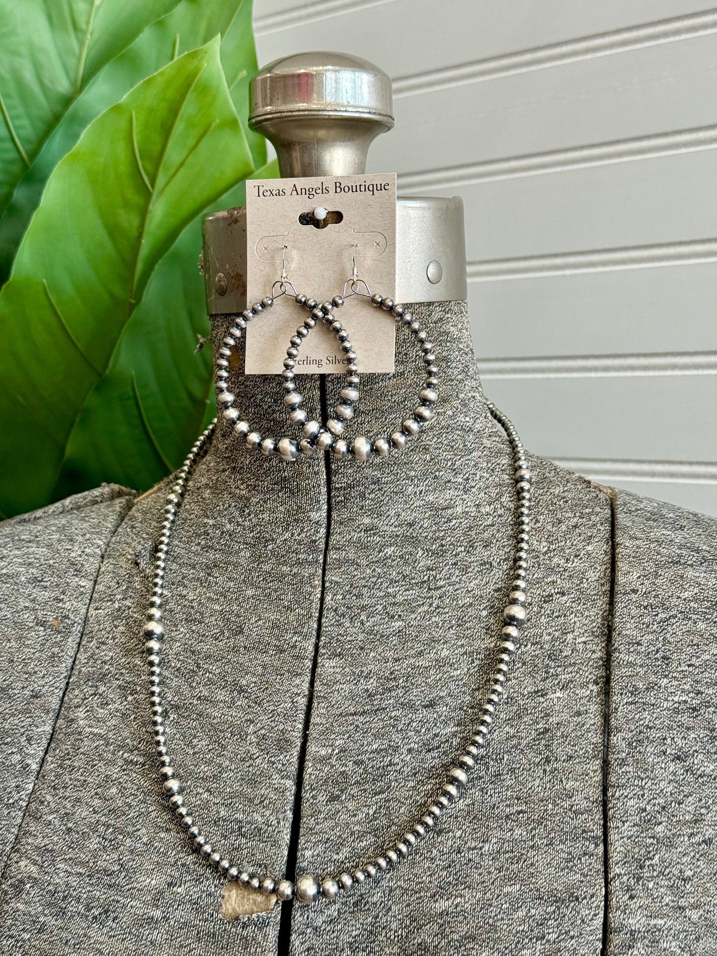 22" Sterling Silver Navajo Pearls Necklace
