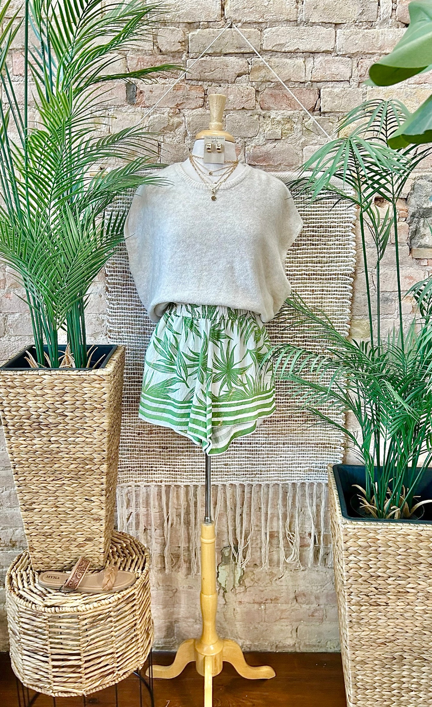 Palm Trees & Ocean Tides Tropical Print Shorts