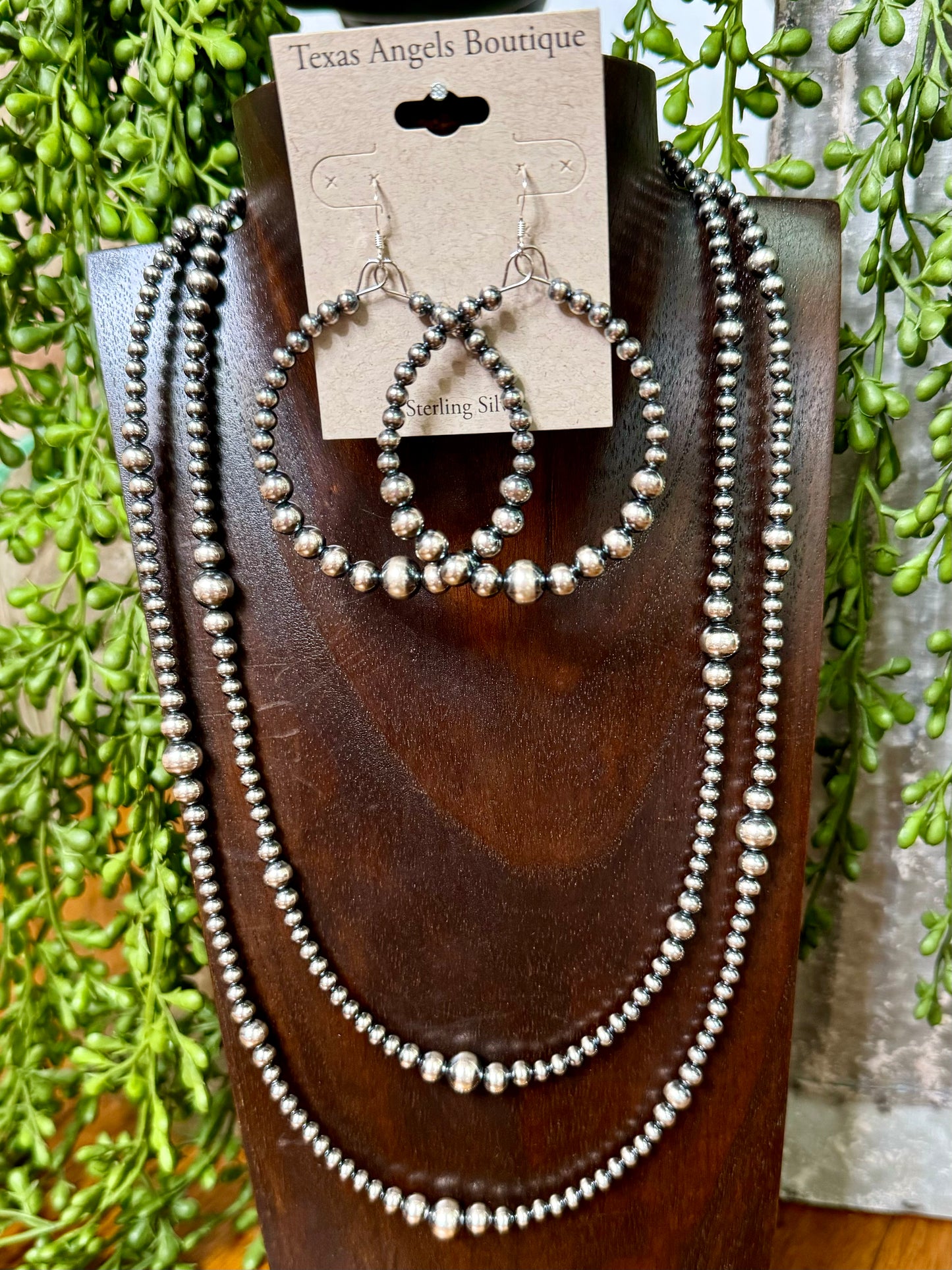 RESTOCK 18"L Sterling Silver Navajo Pearl Necklace