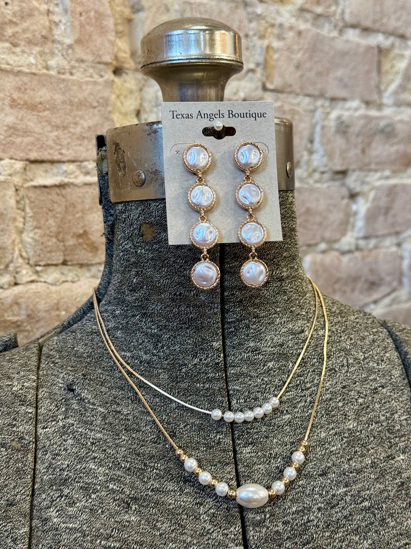 Gold Pearl Earrings