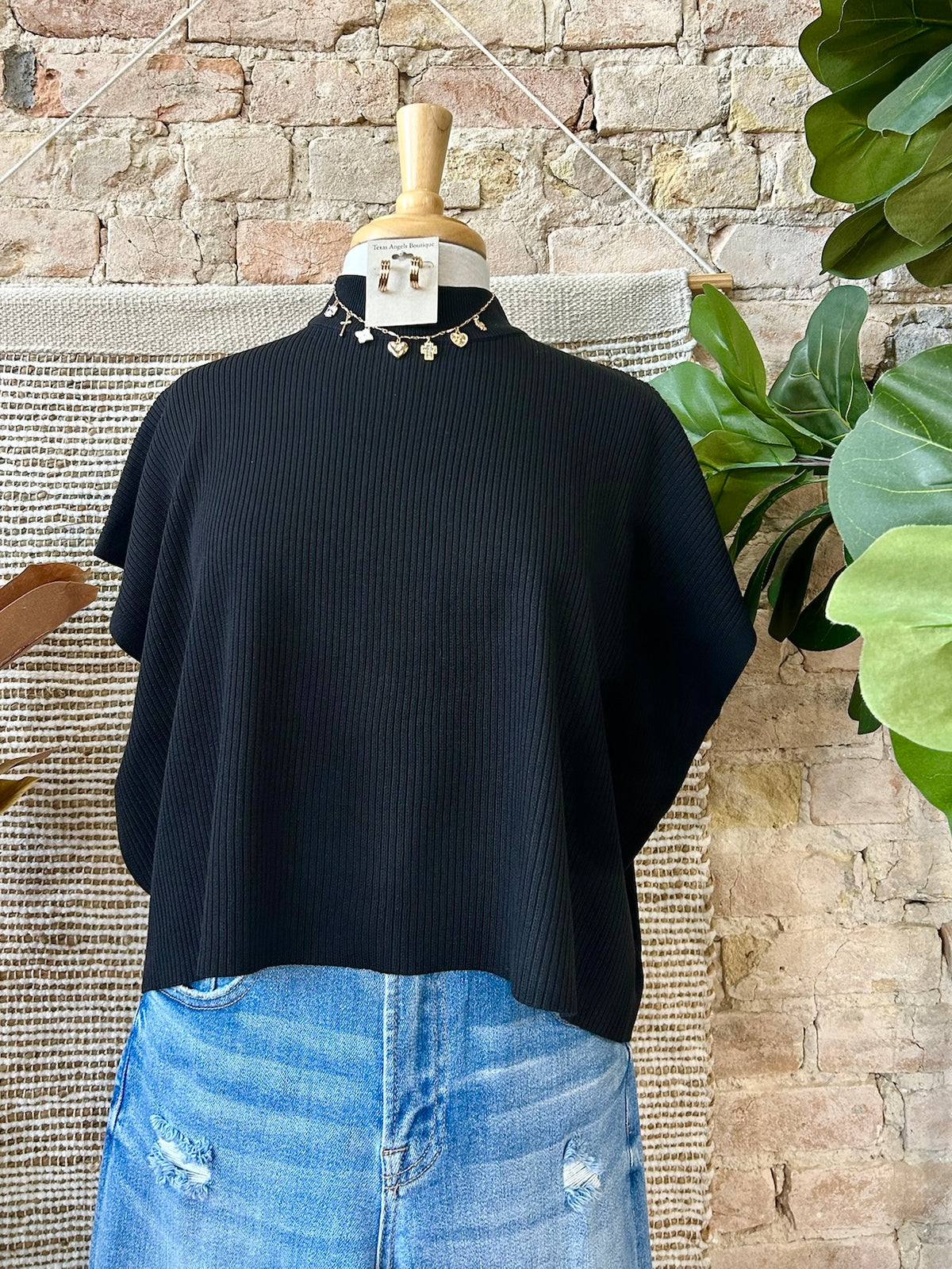 RESTOCK She's From Texas Black Crop Top