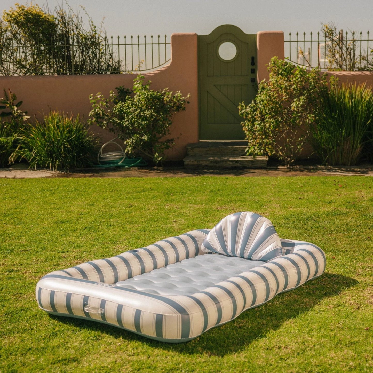 Striped Seashell Tanning Pool Lounger