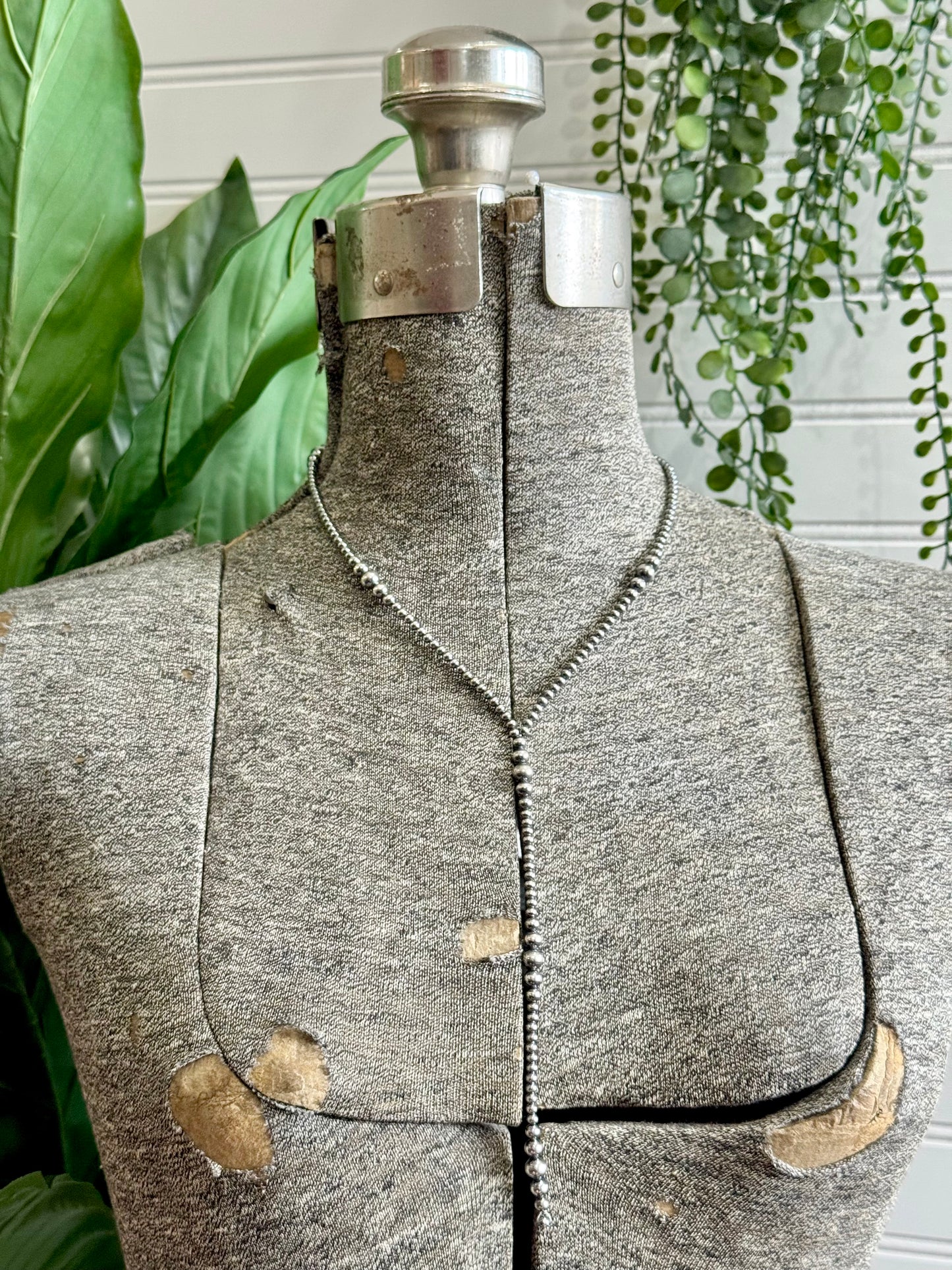 18" Graduated Sterling Silver Navajo Pearl Lariat Necklace