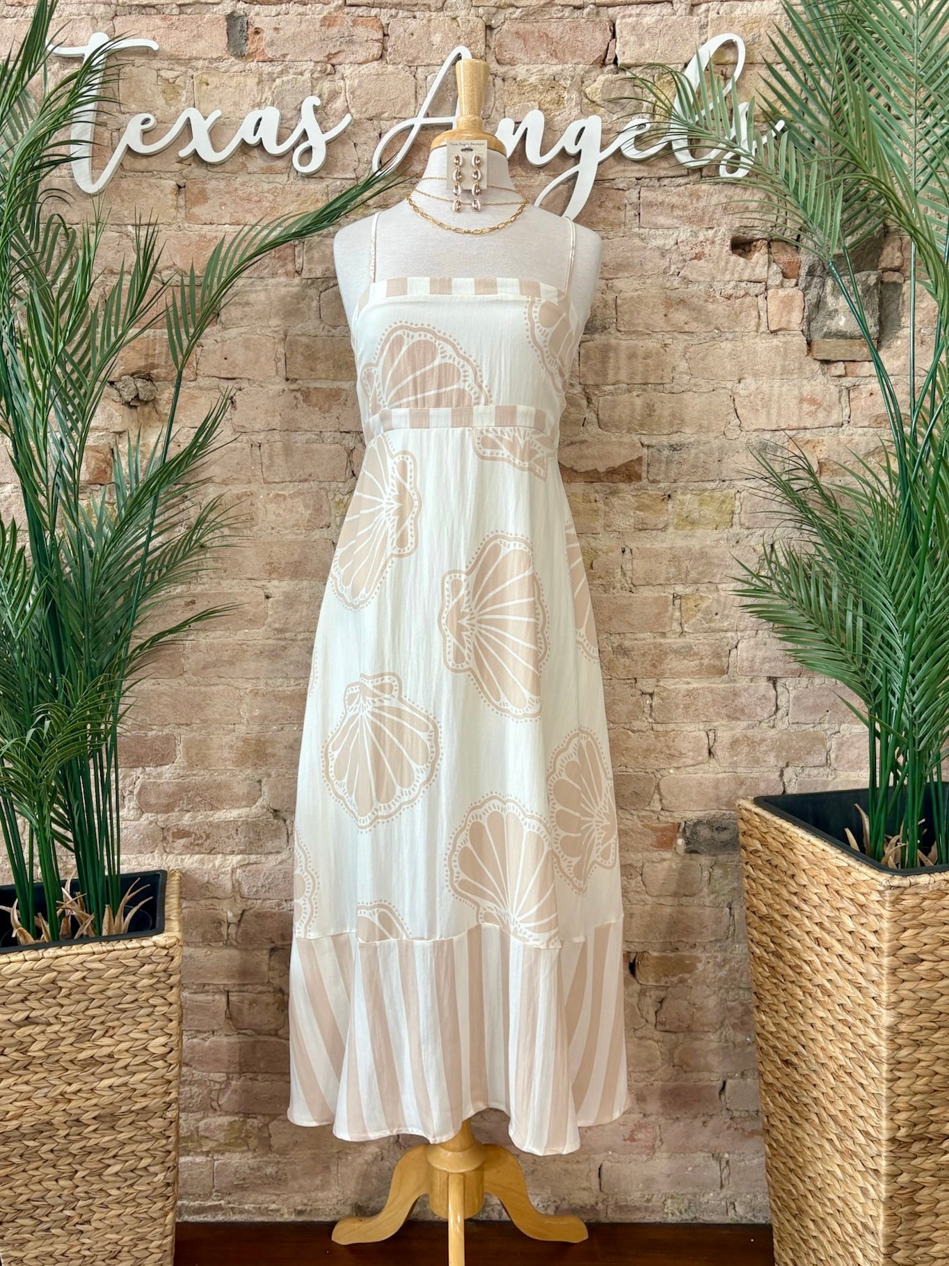Seashells & Cocktails Mid Maxi Dress