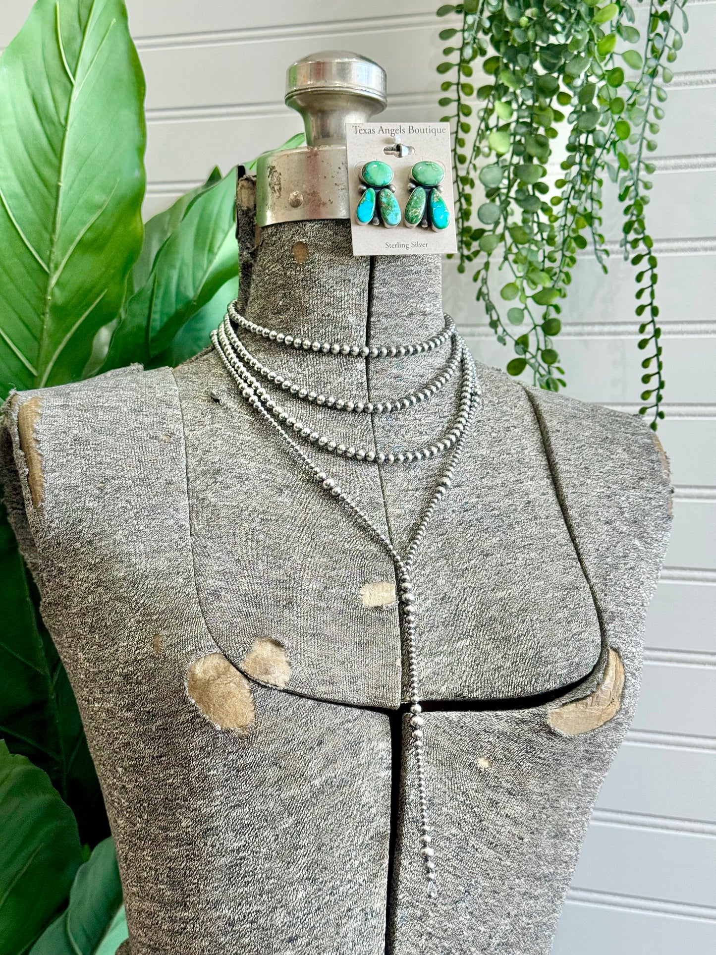 22" Graduated Sterling Silver Navajo Pearl Lariat Necklace