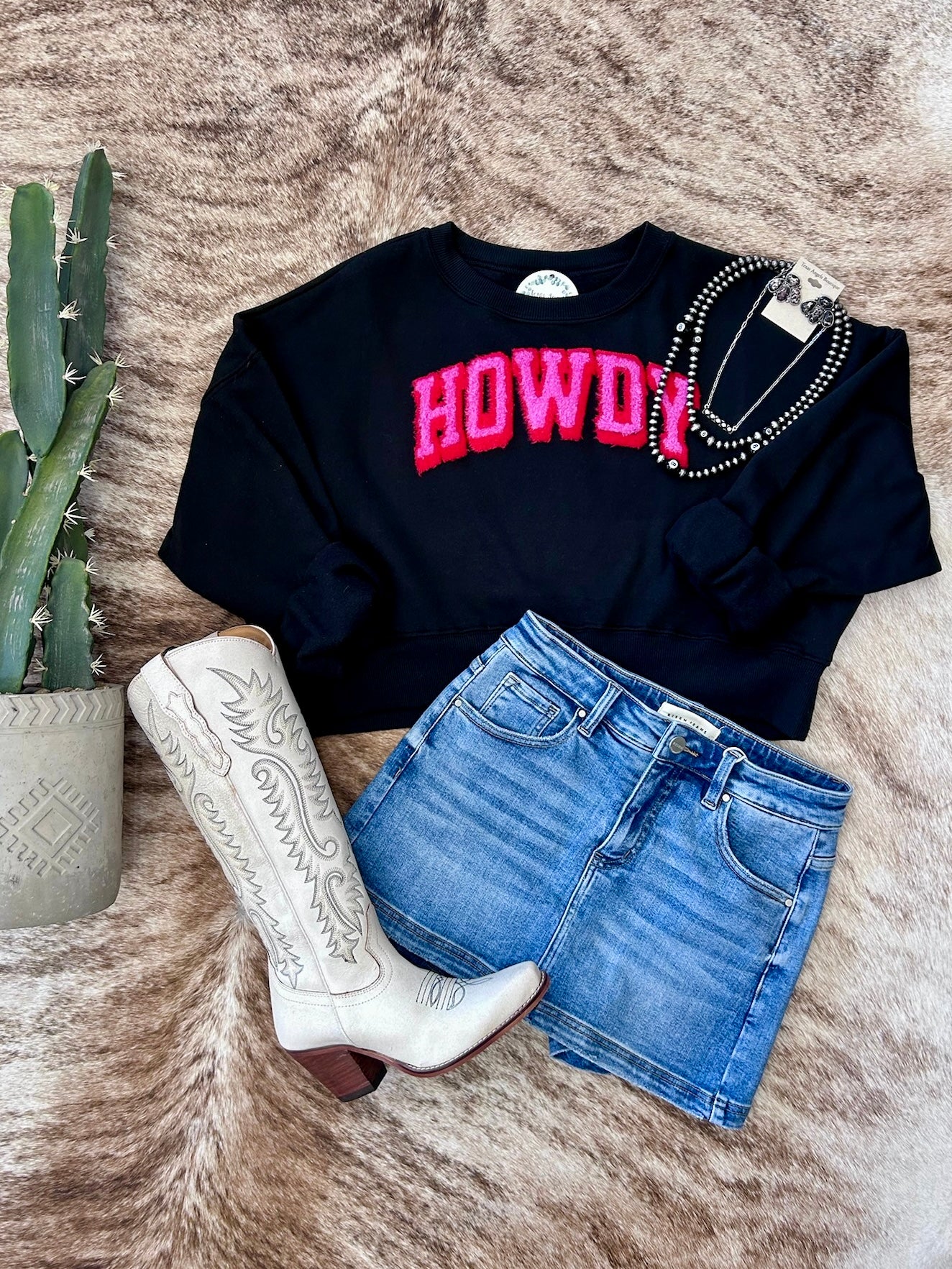 Howdy Black Cropped Sweatshirt