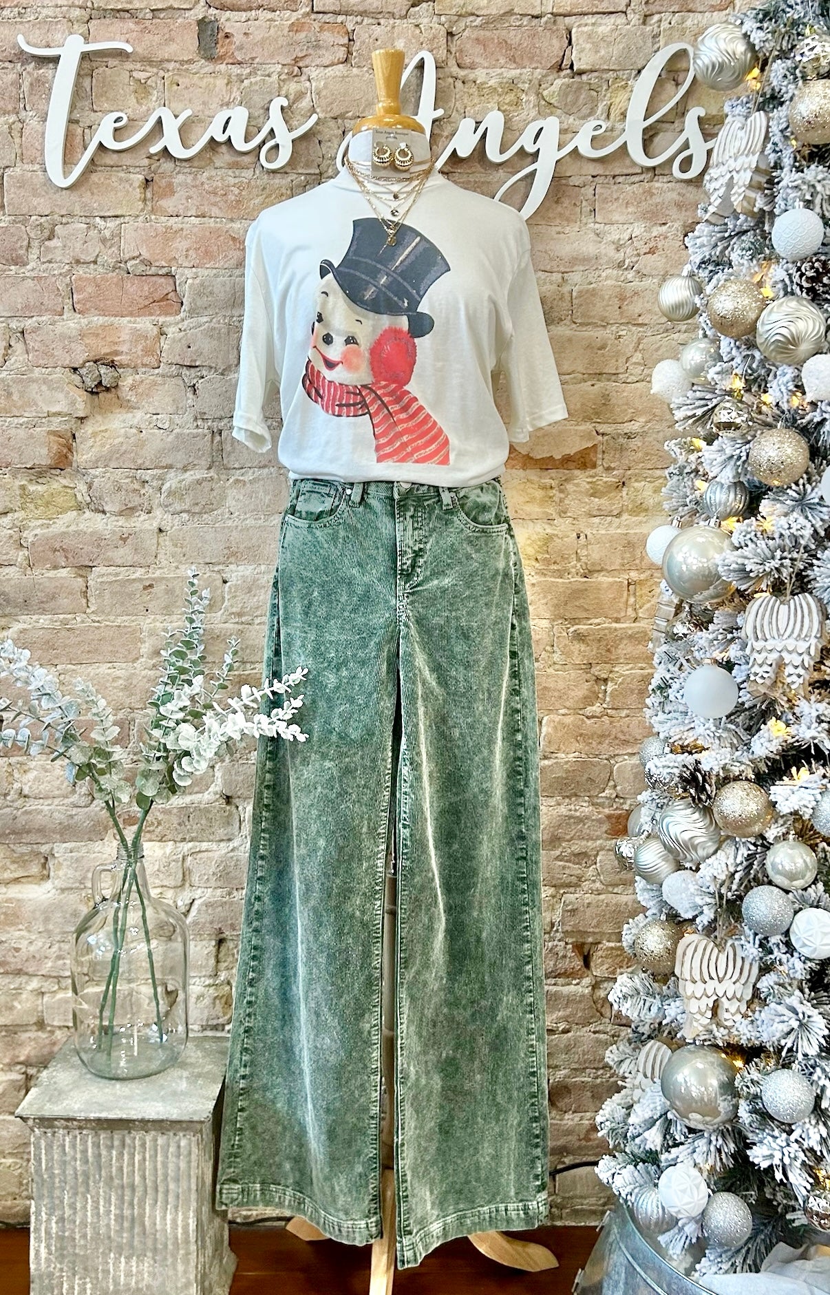 50% Off - Frosty The Snowman Graphic Tee