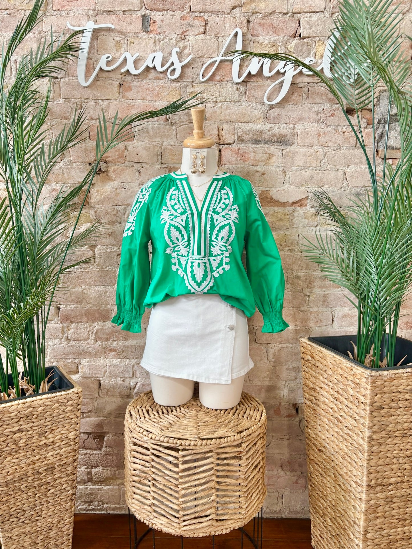 Getaway Kelly Green Embroidered Blouse