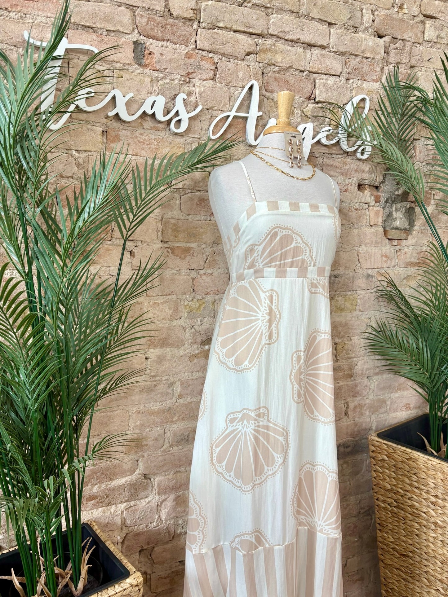 Seashells & Cocktails Mid Maxi Dress