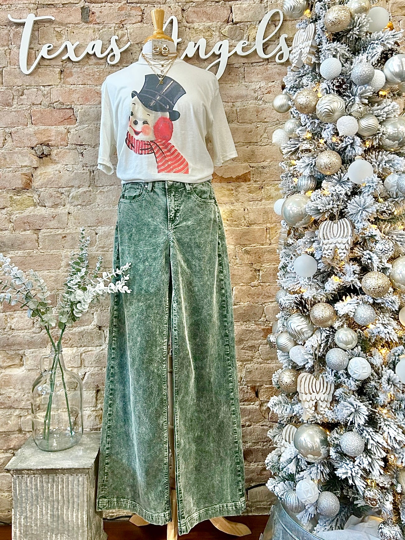 50% Off - Frosty The Snowman Graphic Tee