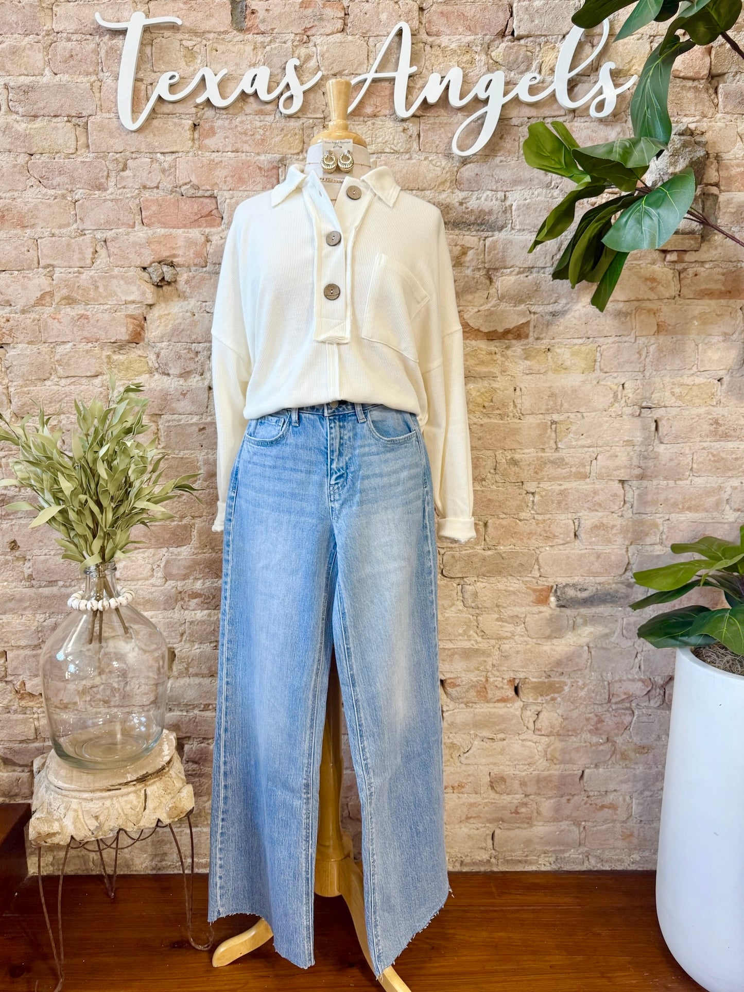 She'll Come Around Off White Collared Top