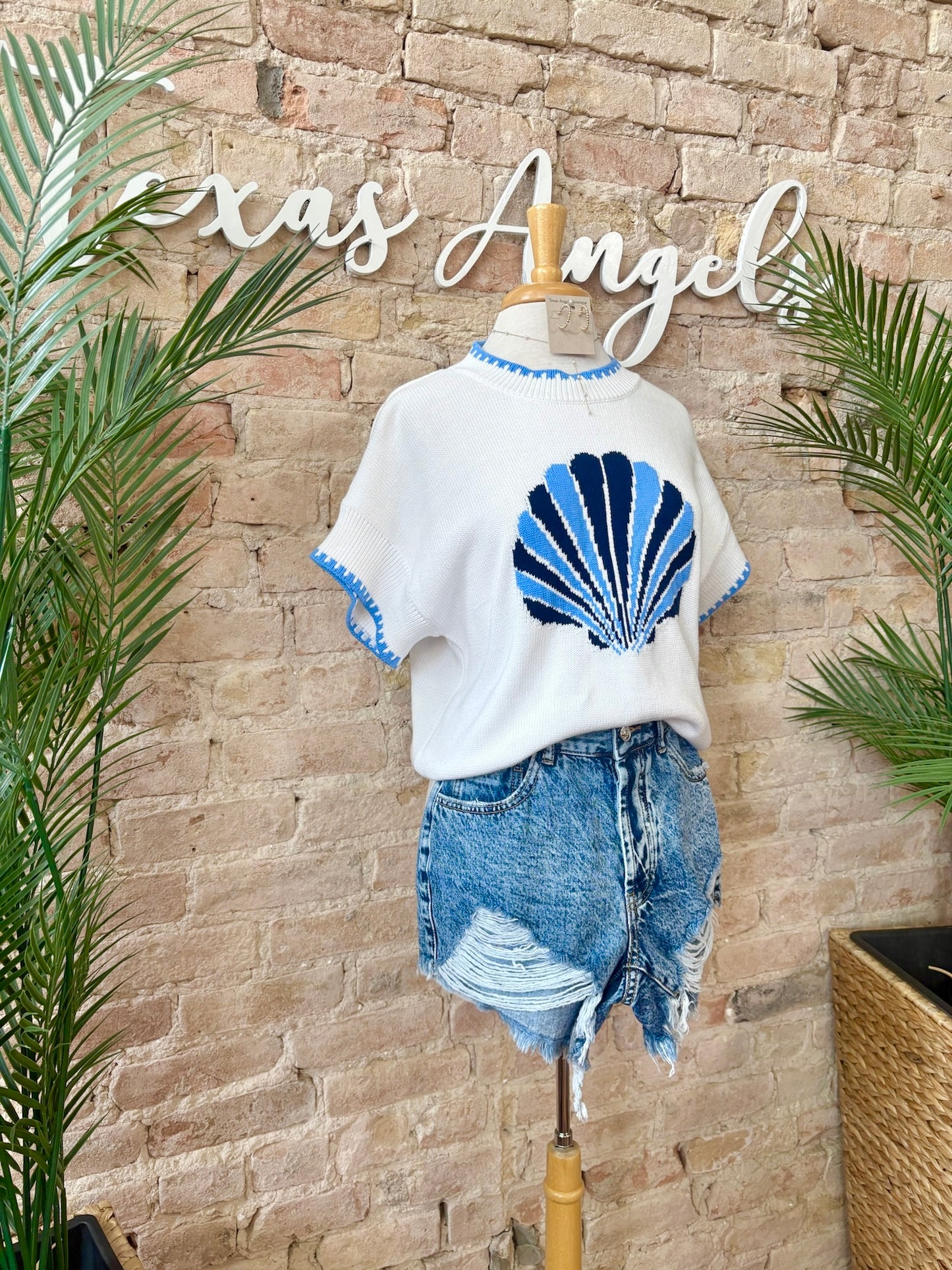 Surf Shop At Sunrise White Seashell Knit Top