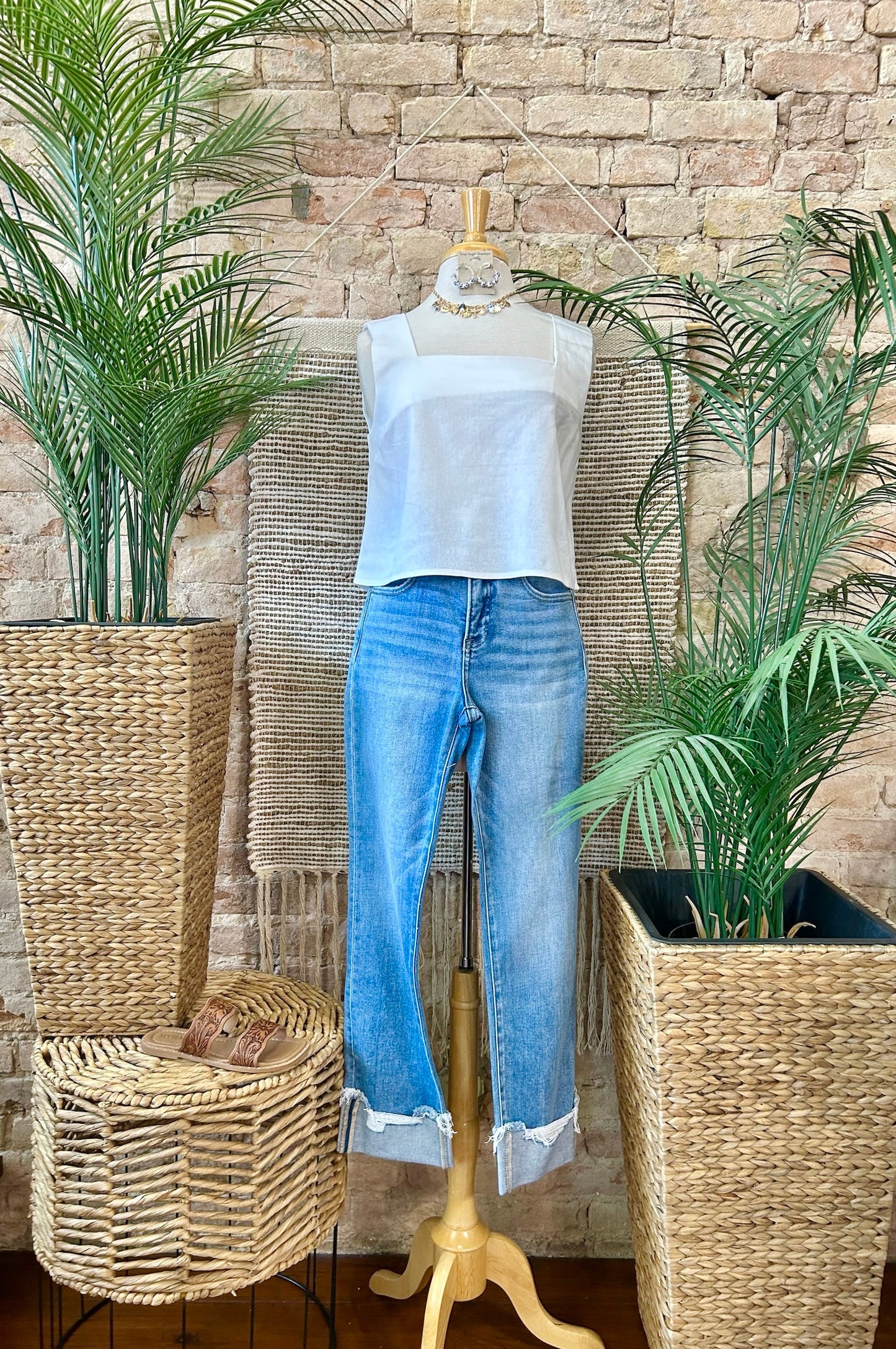 Wake & Lake White Linen Tank