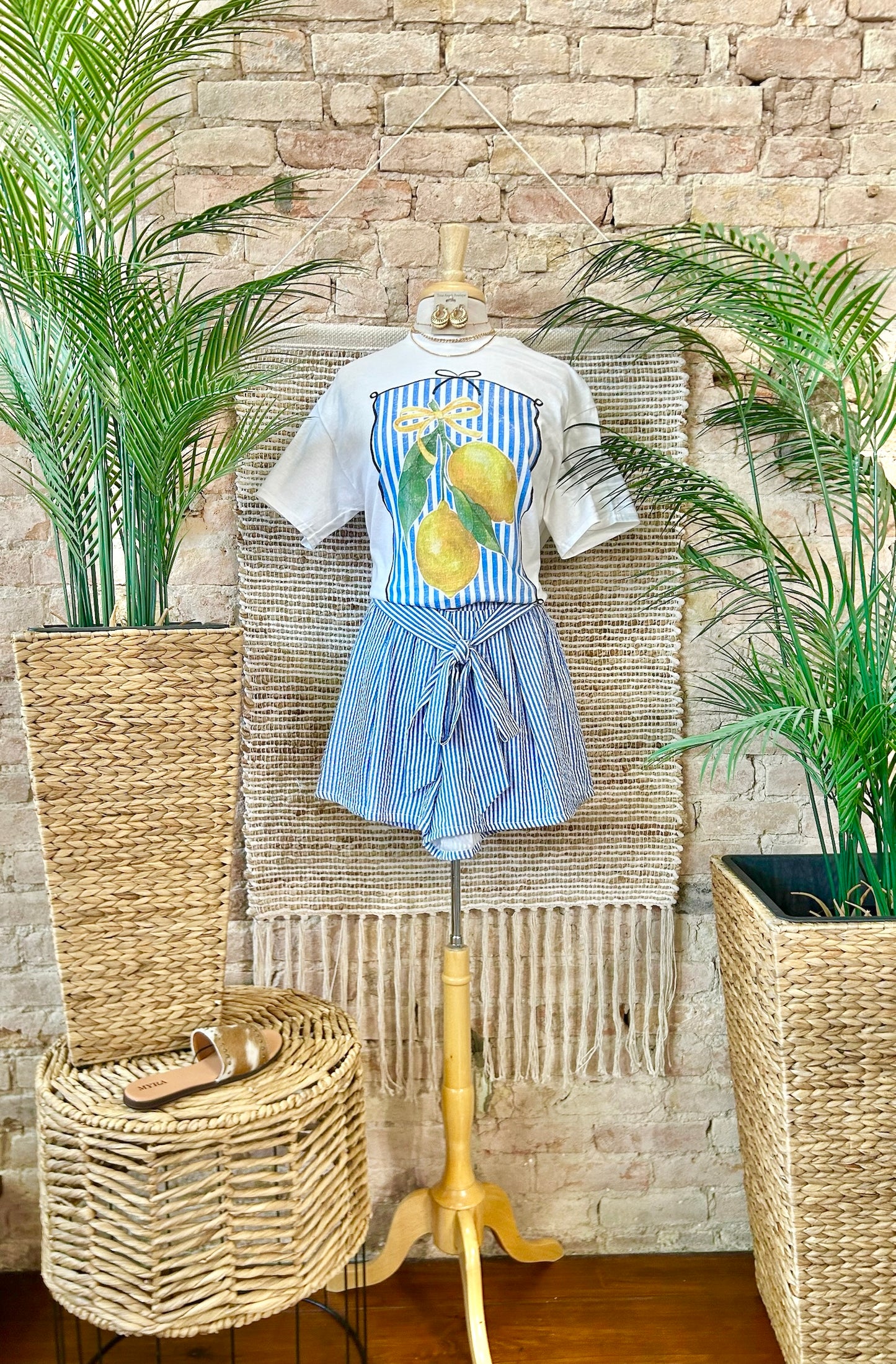 La Dolce Vita Lemon Graphic Tee