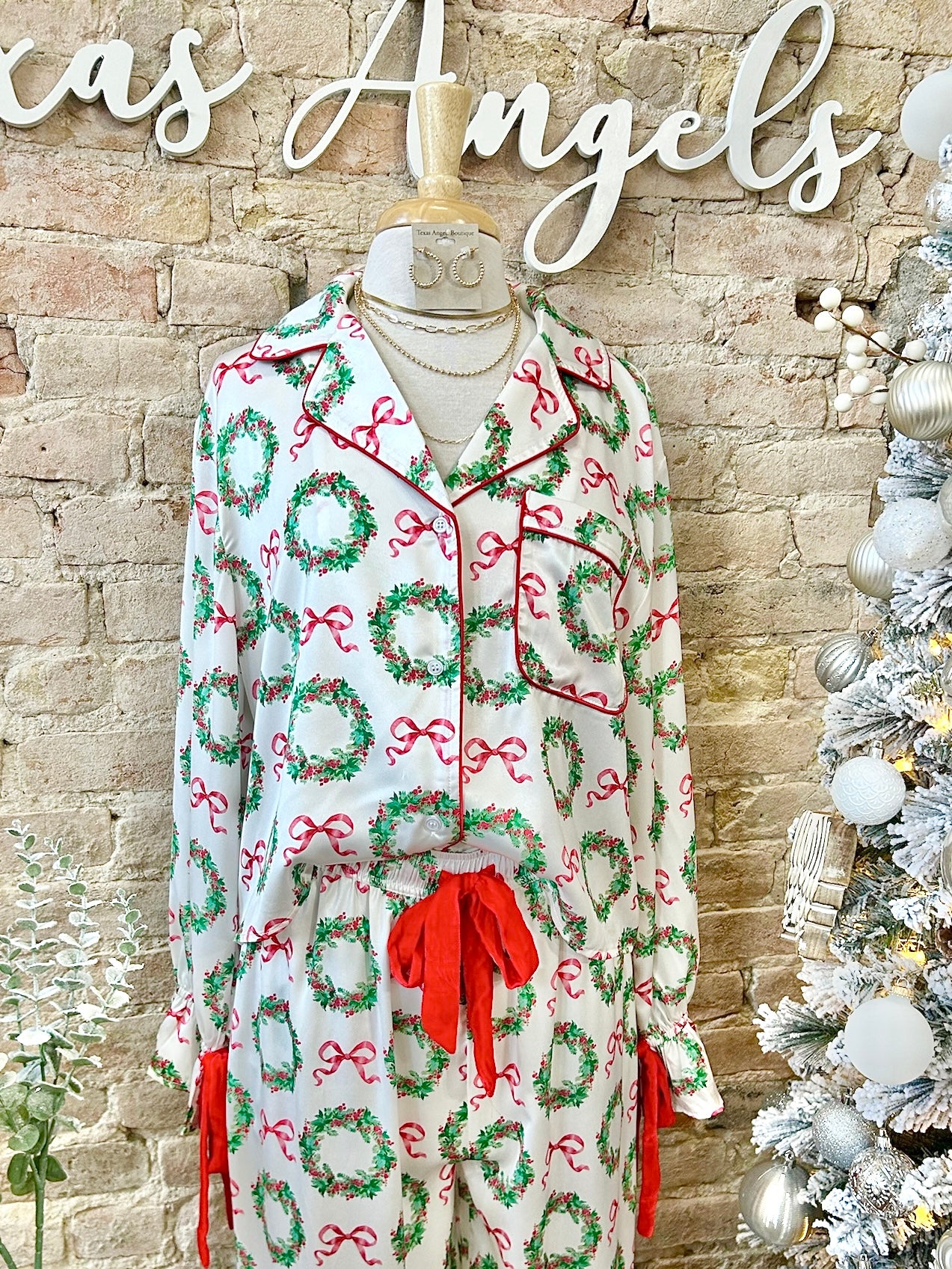 Coming Home For Christmas Wreath Satin PJ Set