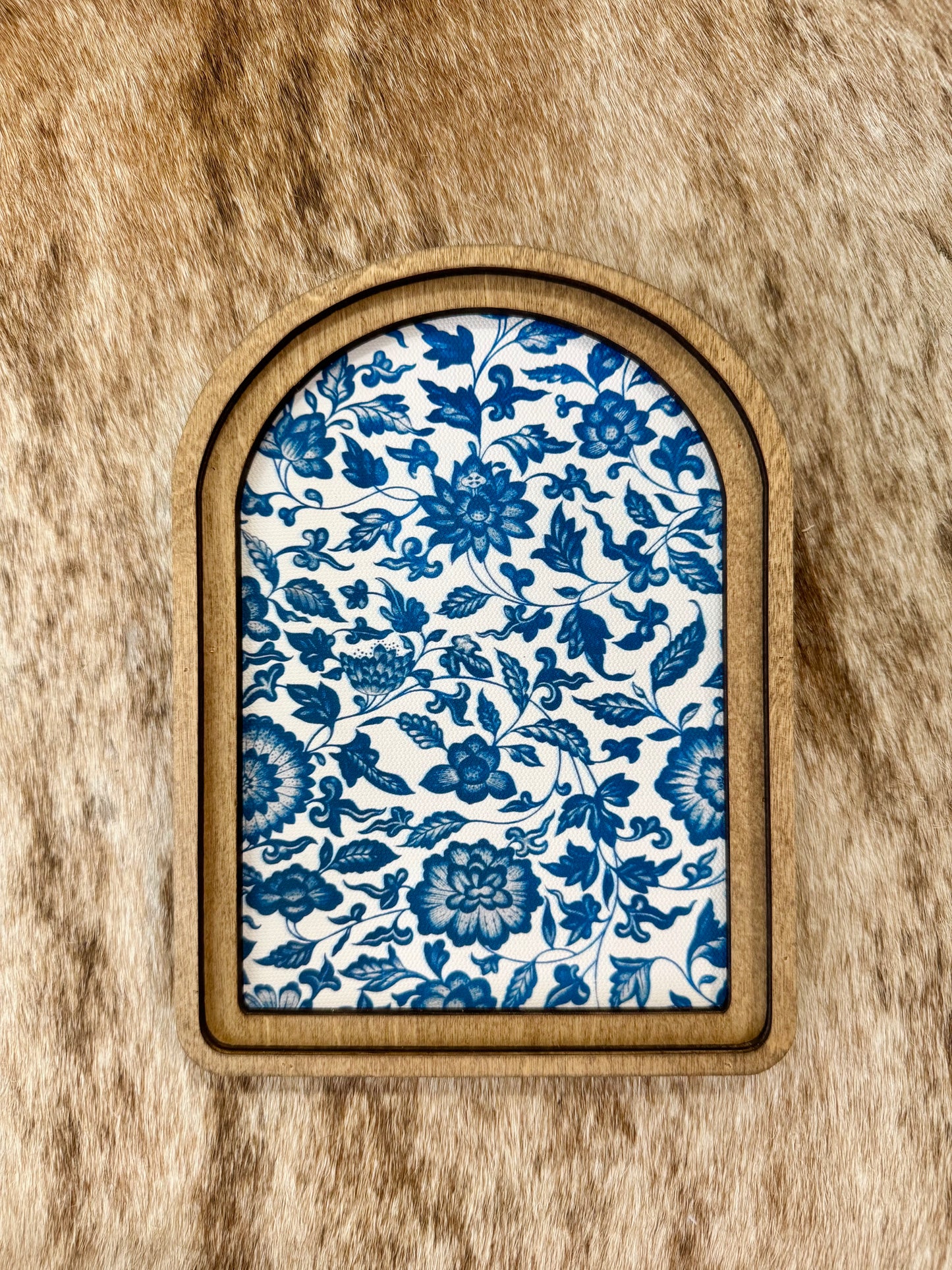 Arched Blue Willow Frame Canvas Decor