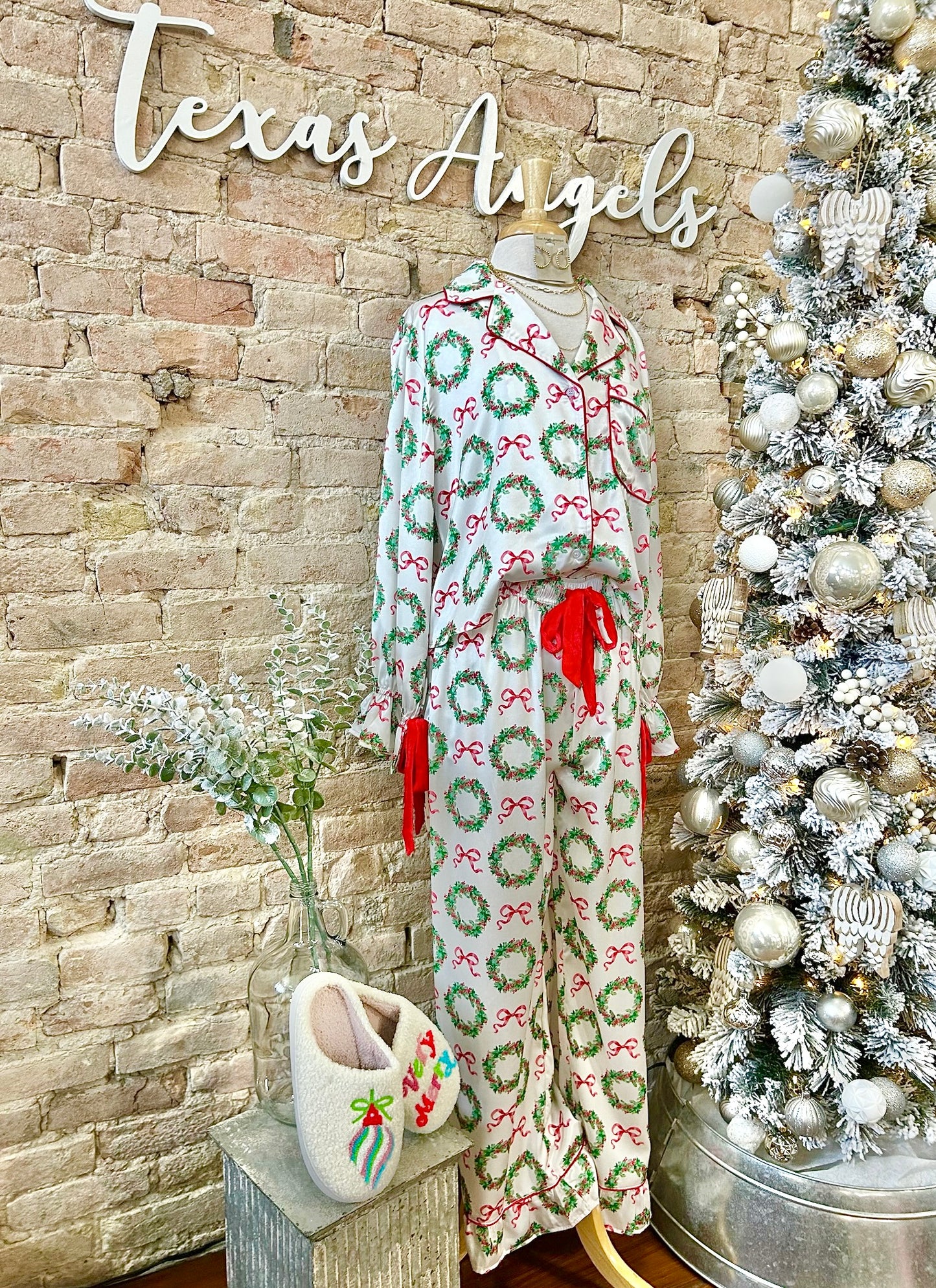 Coming Home For Christmas Wreath Satin PJ Set