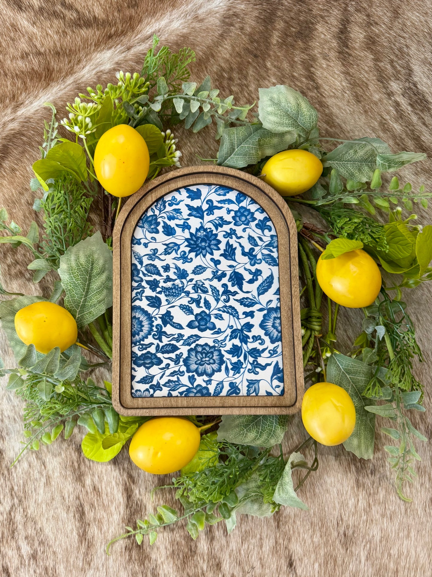 Arched Blue Willow Frame Canvas Decor